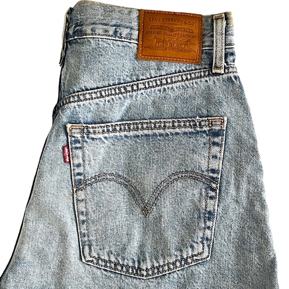 SOLD NWOT Levi’s High Loose Shorts - Picture 14 of 15